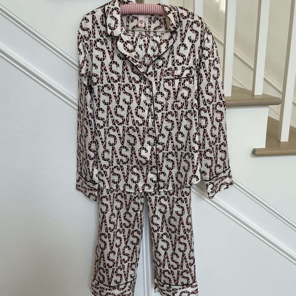 Victoria Secret Logo print  Pajama Set